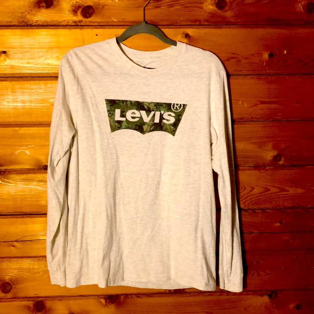Levi’s white/camo long sleeve t shirt
